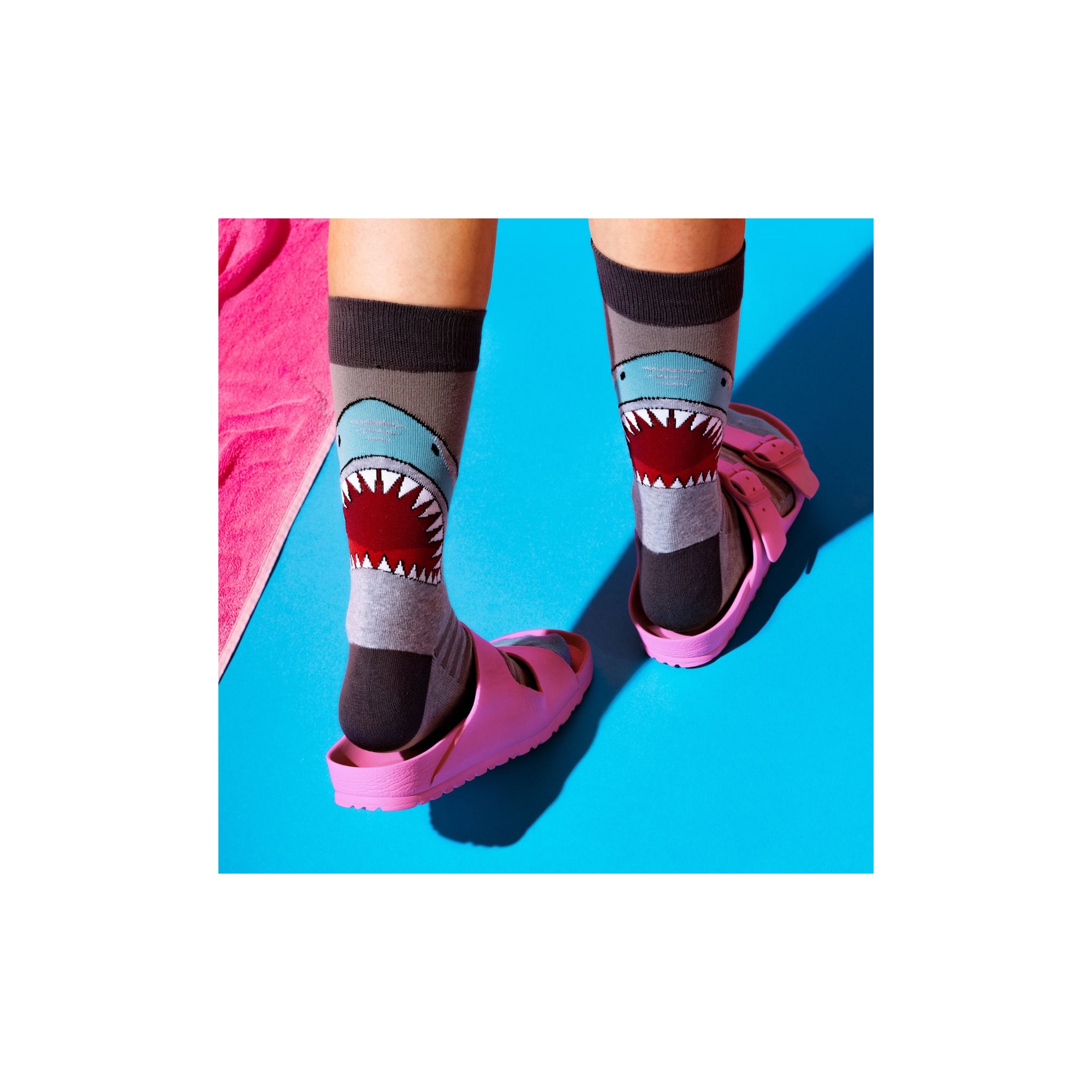 BIG ANIMAL SOCKS SHARK ATTACK